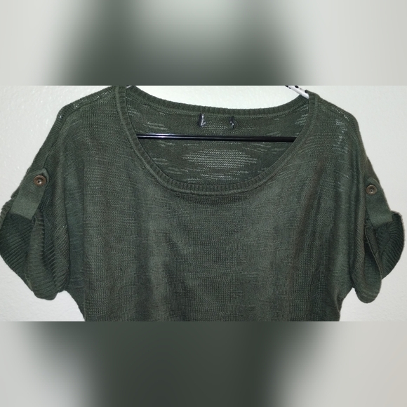LIGHTWEIGHT SHORT SLEEVE SWEATER WITH RUCHED SIDES ~ ARMY/KHAKI GREEN ~ SIZE M/L - Picture 9 of 11